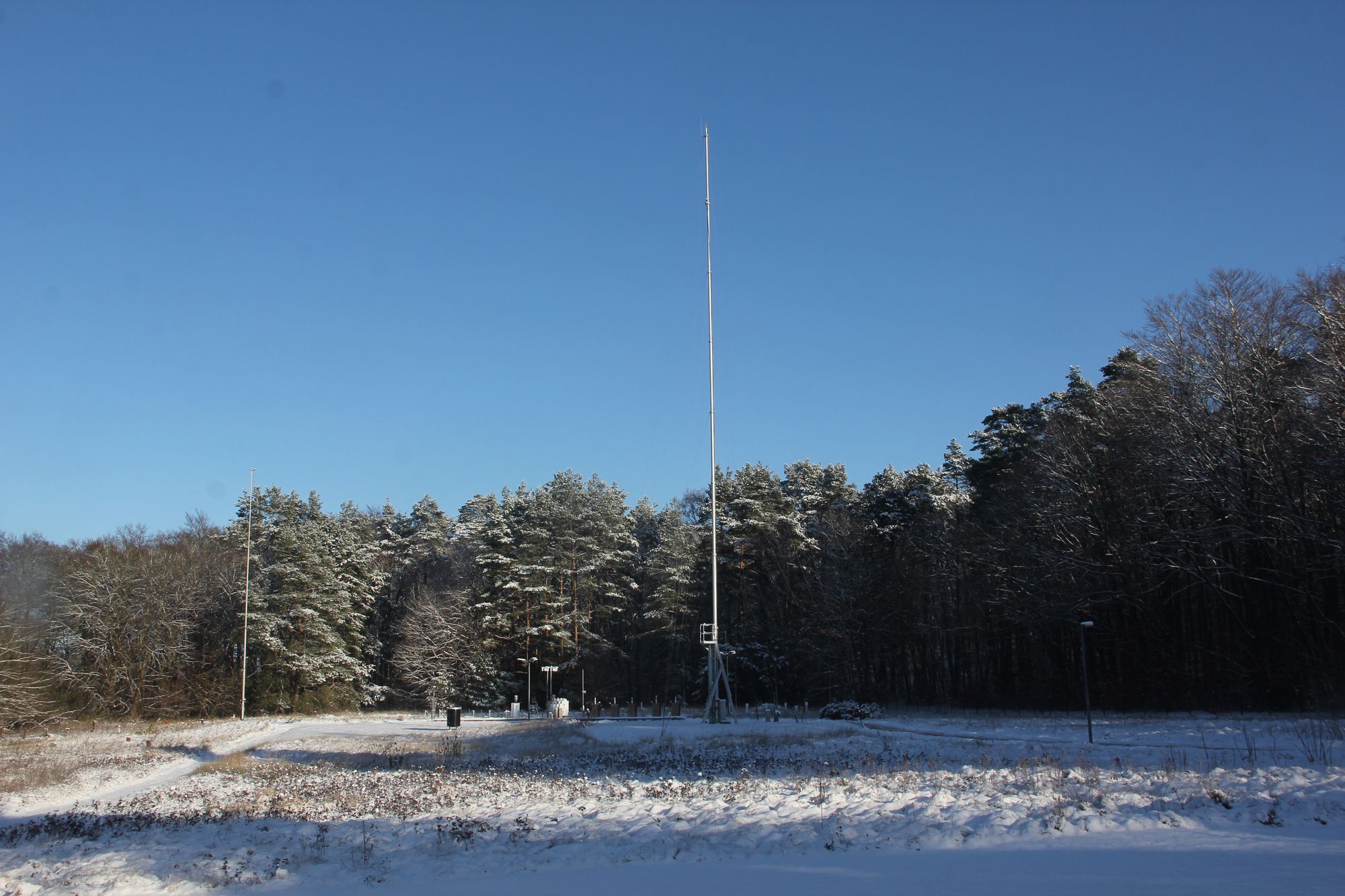 Freifläche ICP IM Neuglobsow Nordbrandenburg mit Schnee im November 2023